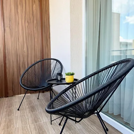 Urban Spot Coresi Apartment *